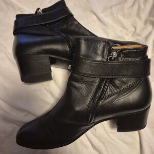 Gucci Leather Ankle Boots